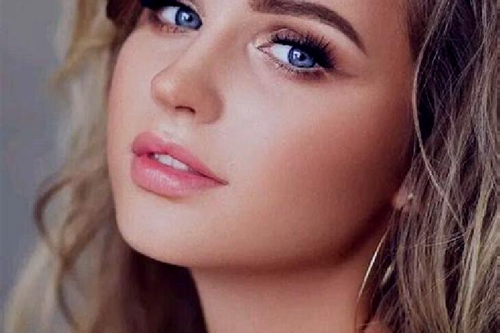 Victoria, 27, a dark blonde blue-eyed mediterranean companion based in Yel niki. Offering Overnight, 69, BDSM, Couples. Available for incall and outcall, day...