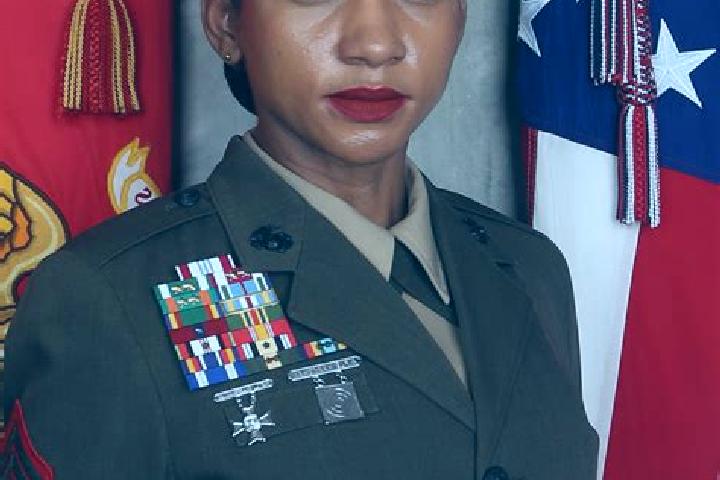 Victoria, 27 — Escort in Camp H.M. Smith, United States