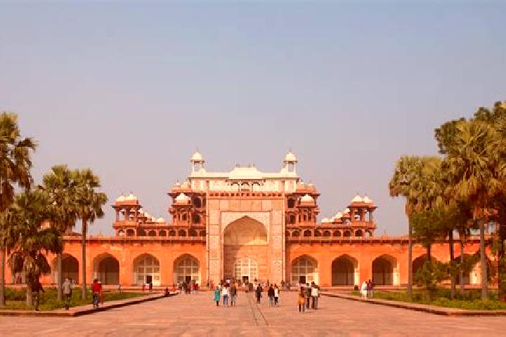 Victoria, 27 — Escort in Sikandra, India
