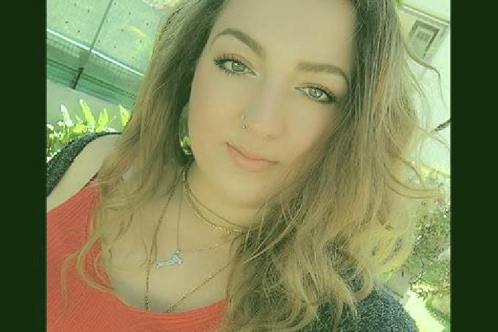 Victoria, 28 — Escort in Brezins, France