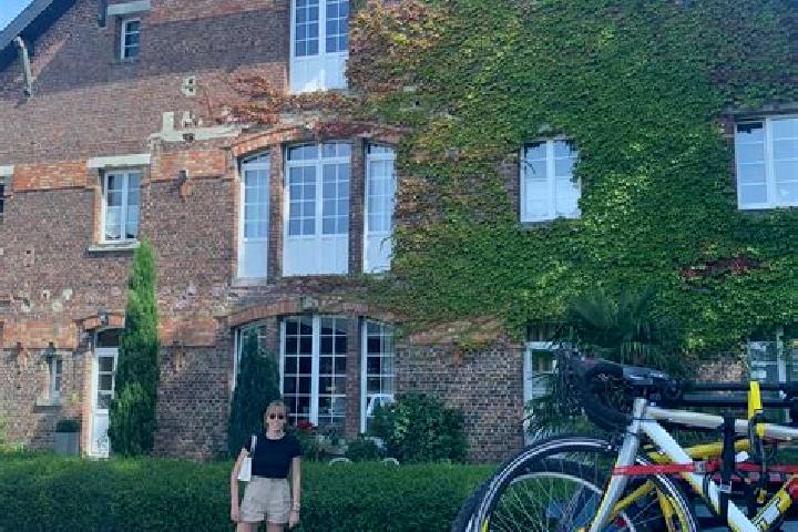 Victoria, 28 — Escort in Dury, France