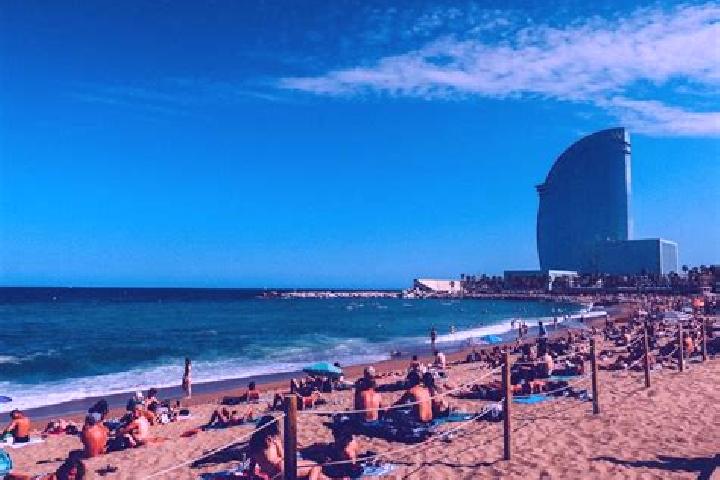 Victoria, 28 — Escort in la Barceloneta, Spain
