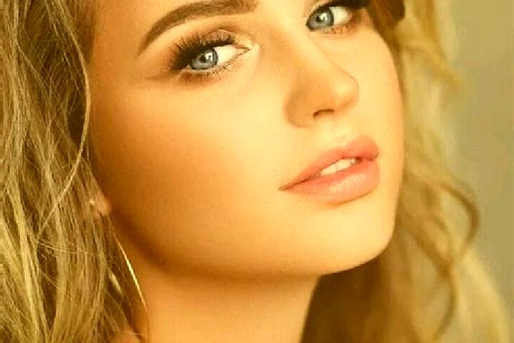 Victoria, 29, a dark blonde blue-eyed indian companion based in Modolo. Offering Erotic Massage, Couples, Girlfriend Experience, Massage. Available for incal...