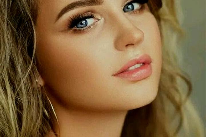 Victoria, 29, a dark blonde blue-eyed middle eastern companion based in Yongmao. Offering A-Level, Massage, Tantra, Dinner Date. Available for incall and out...