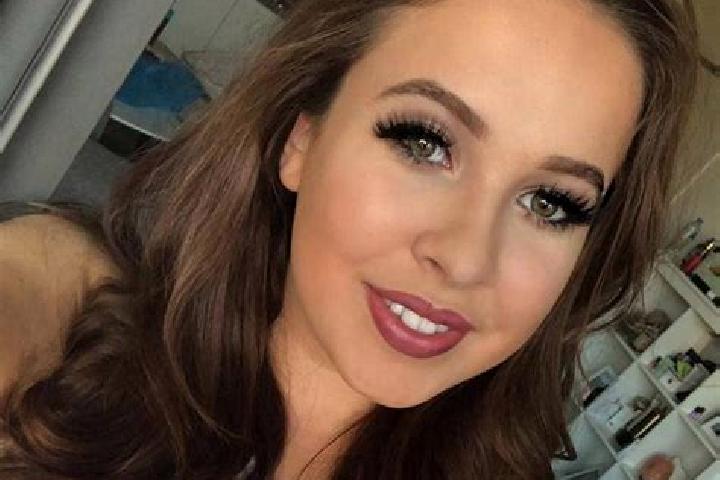 Victoria, 29, a dark blonde dark-eyed latina companion based in Raach am Hochgebirge. Offering Striptease, CIM, Roleplay. Available for incall and outcall, d...