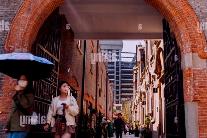 Victoria, 29 — Escort in Anning Xilu, China