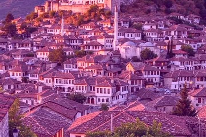 Victoria, 29 — Escort in Ballagat, Albania