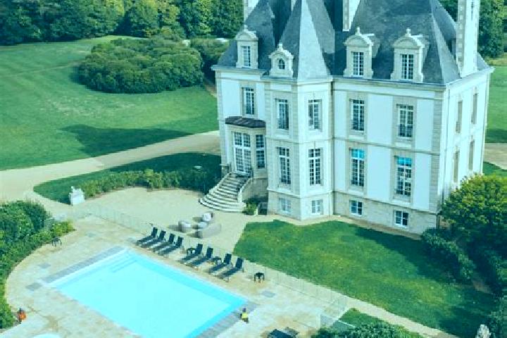 Victoria, 29 — Escort in Benodet, France