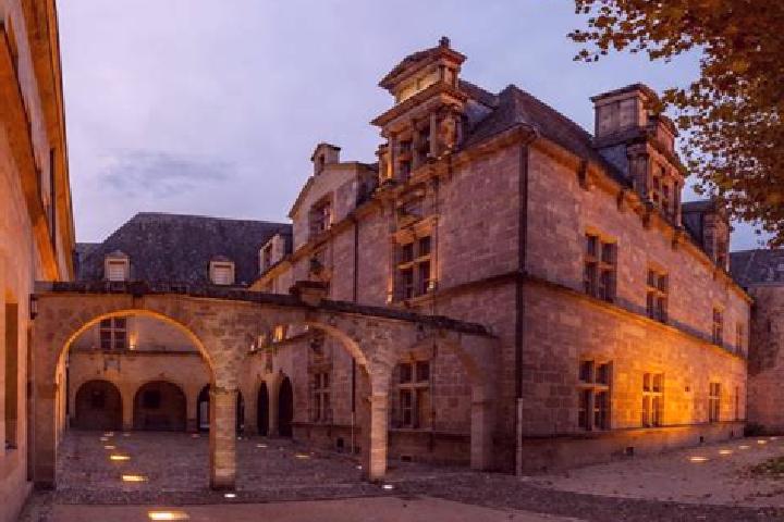 Victoria, 29 — Escort in Fontaine-la-Gaillarde, France