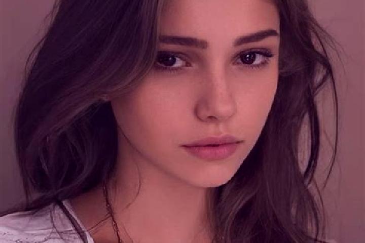 Victoria, 30, a chestnut hazel-eyed slavic companion based in Aspio. Offering Massage, Dinner Date, OWO. Available for incall and outcall, day and evening da...