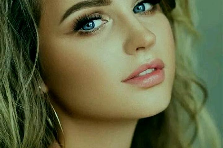 Victoria, 30, a dark blonde blue-eyed mediterranean companion based in Leer. Offering OWO, Prostate Massage, Couples. Available for incall and outcall, day a...