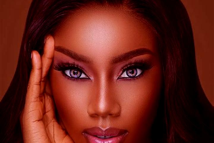 Victoria, 30, a red blue-eyed ebony companion based in Arcadia. Offering Party Girl, A-Level, 69, Striptease, Tantra. Available for incall and outcall, day a...
