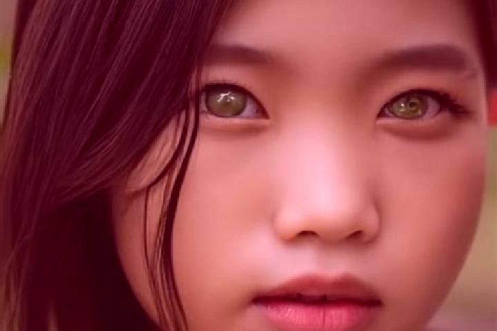 Victoria, 30, a red green-eyed asian companion based in Varin. Offering BDSM, Couples, CIM, GFE, Overnight. Available for incall and outcall, day and evening...