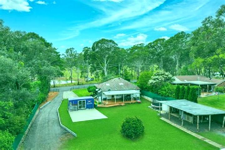 Victoria, 30 — Escort in Belimbla Park, Australia