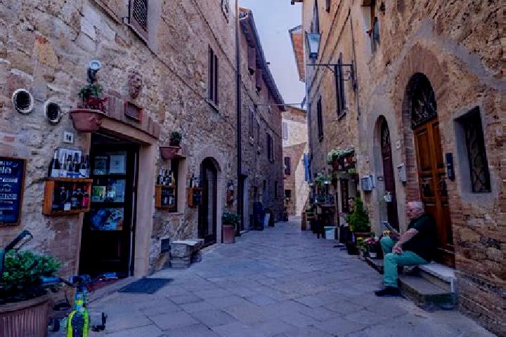 Victoria, 30 — Escort in Castelforte, Italy
