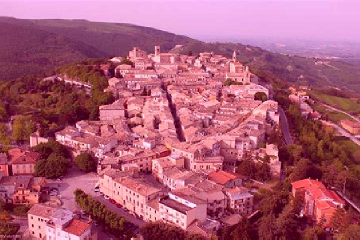 Victoria, 30 — Escort in Cingoli, Italy