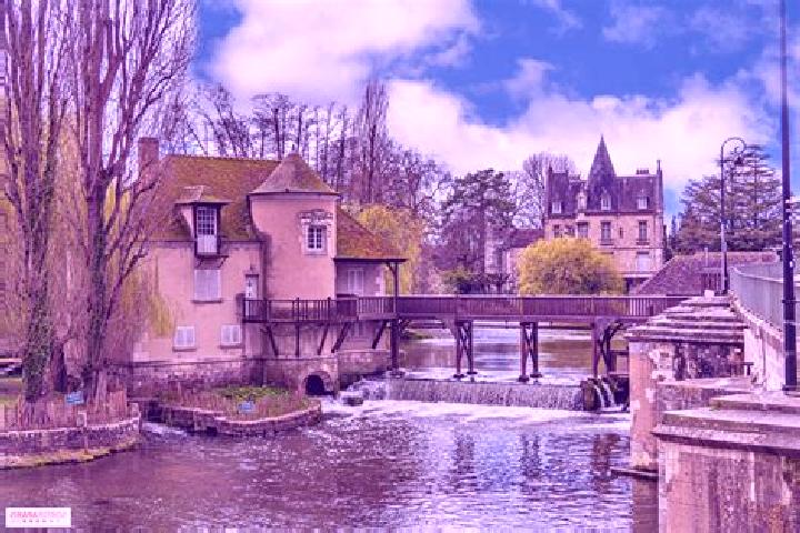 Victoria, 30 — Escort in Souppes-sur-Loing, France
