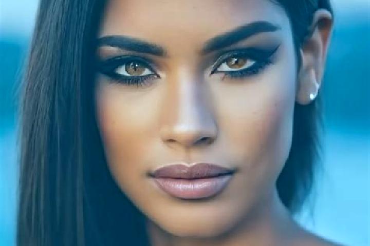Victoria, 31, a black dark-eyed latina companion based in Bojonegoro. Offering Massage, BDSM, Domination. Available for incall and outcall, day and evening d...