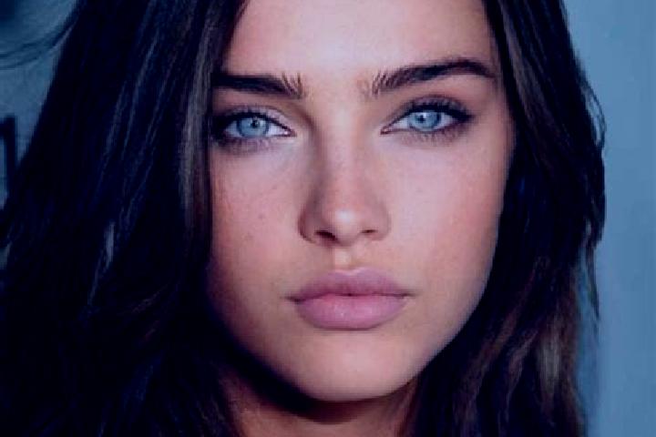 Victoria, 31, a brunette dark-eyed mixed companion based in Apple Tree Creek. Offering CIM, Party Girl. Available for incall and outcall, day and evening dates.