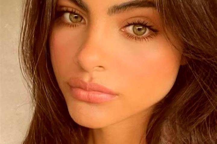 Victoria, 31, a chestnut dark-eyed indian companion based in Tomra. Offering Fetish, 69, OWO. Available for incall and outcall, overnight bookings available.