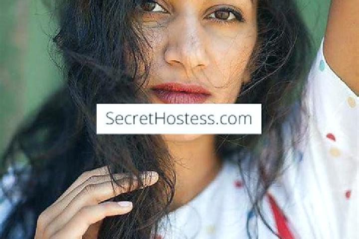 Victoria, 32, a brunette grey-eyed indian companion based in Estacion Naranjo. Offering Deep French Kissing, BDSM, Prostate Massage, Fetish, CIM. Available f...