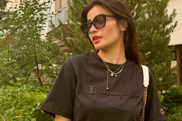 Victoria, 32 — Escort in Gaziemir, Turkey