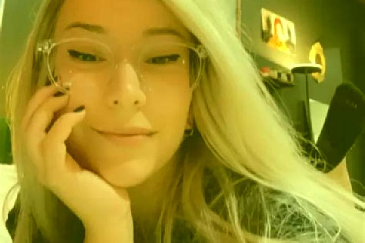 Victoria, 33, a blonde amber-eyed middle eastern companion based in Hickam Field. Offering Party Girl, Overnight, OWO, BDSM. Available for incall and outcall...