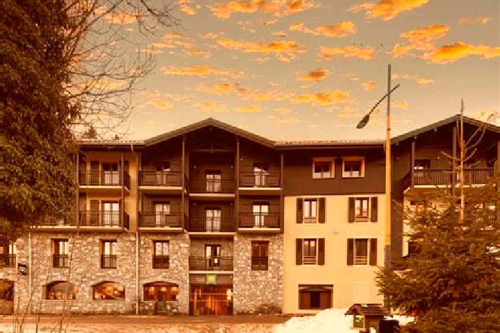 Victoria, 33 — Escort in Les Houches, France