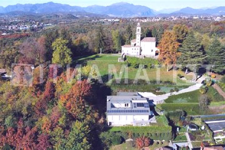 Victoria, 33 — Escort in Oltrona di San Mamette, Italy