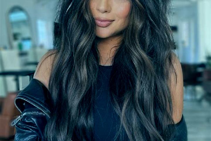 Victoria, 34, a brunette dark-eyed slavic companion based in Prelouc. Offering Overnight, Duos, GFE. Available for incall and outcall, day and evening dates.
