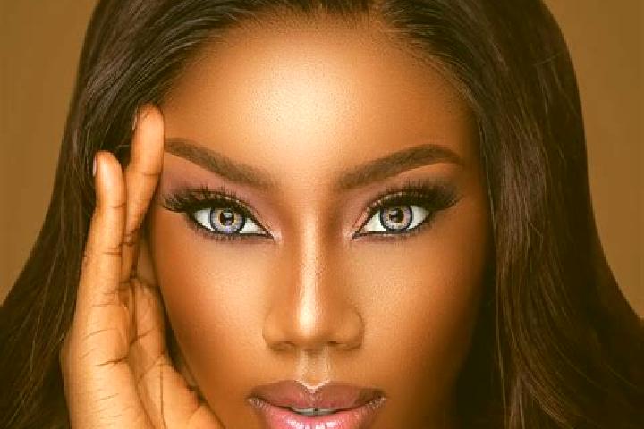 Victoria, 34, a chestnut blue-eyed ebony companion based in Novyy Ropsk. Offering BDSM, Striptease, Overnight, Prostate Massage, Roleplay. Available for inca...