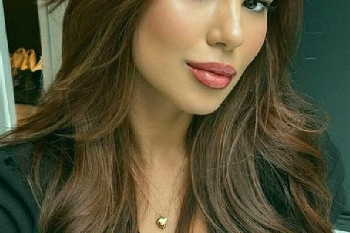 Victoria, 34, a chestnut dark-eyed latina companion based in Obiozara. Offering BDSM, OWO, Couples. Available for incall and outcall, overnight bookings avai...