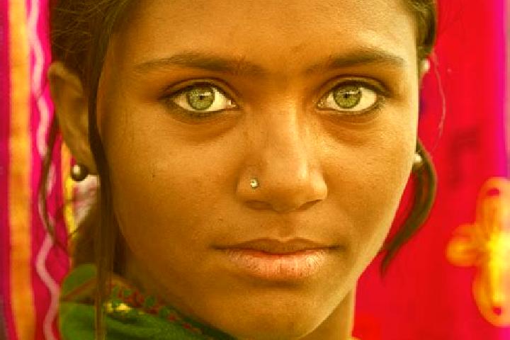 Victoria, 34, a chestnut green-eyed indian companion based in Dirazali. Offering Tantra, Erotic Massage, BDSM. Available for incall and outcall, overnight bo...