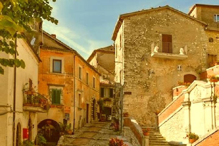 Victoria, 35 — Escort in Castro dei Volsci, Italy