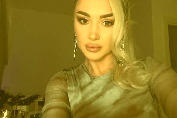 Victoria, 36, a blonde brown-eyed caucasian companion based in Simajia. Offering GFE, Travel Companion, Striptease, Erotic Massage. Available for incall and ...
