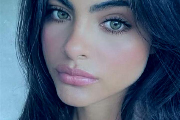 Victoria, 36, a brunette dark-eyed middle eastern companion based in Zell. Offering 69, Striptease, CIM, Party Girl. Available for incall and outcall, day an...