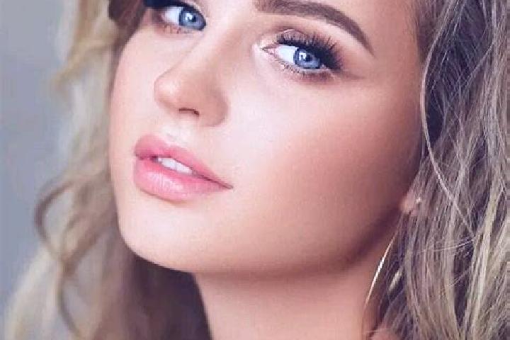 Victoria, 36, a dark blonde blue-eyed indian companion based in Modry Kamen. Offering Domination, Massage, 69, Duos, OWO. Available for incall and outcall, d...