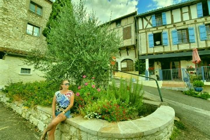 Victoria, 36 — Escort in Montaigu, France