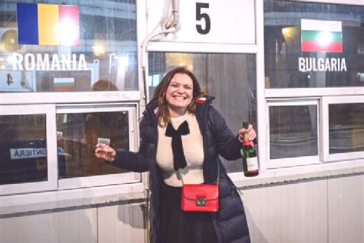 Victoria, 36 — Escort in Prisaca, Romania