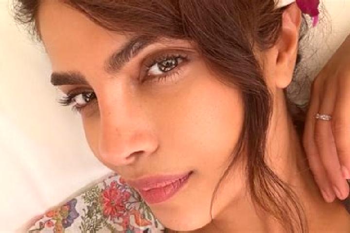 Victoria, 37 — Escort in Munshat Ali Agha, Egypt