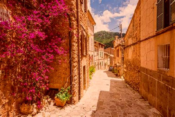 Victoria, 37 — Escort in Valldemossa, Spain