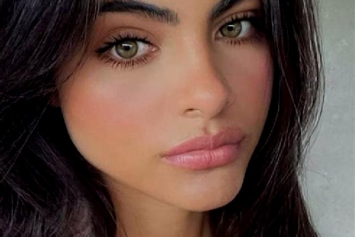Victoria, 38, a blonde dark-eyed indian companion based in Tekkiraz. Offering Duos, OWO, Dinner Date, Girlfriend Experience. Available for incall and outcall...