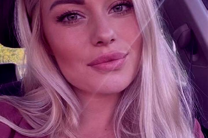 Victoria, 38, a blonde hazel-eyed middle eastern companion based in Warendorf. Offering Overnight, Couples, 69, OWO, Massage. Available for incall and outcal...