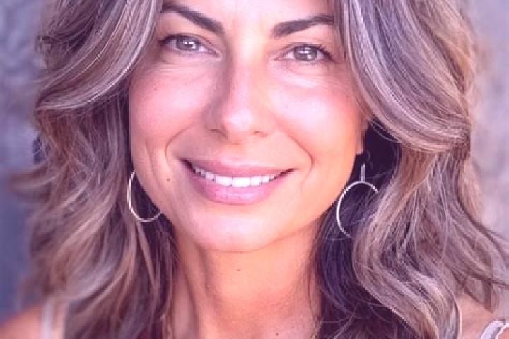 Victoria, 38, a brunette grey-eyed latina companion based in Longkong. Offering Erotic Massage, Prostate Massage, Massage, Couples. Available for incall and ...
