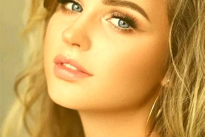 Victoria, 38, a dark blonde blue-eyed caribbean companion based in Bad Rud. Offering Domination, Prostate Massage, Deep French Kissing, Striptease. Available...