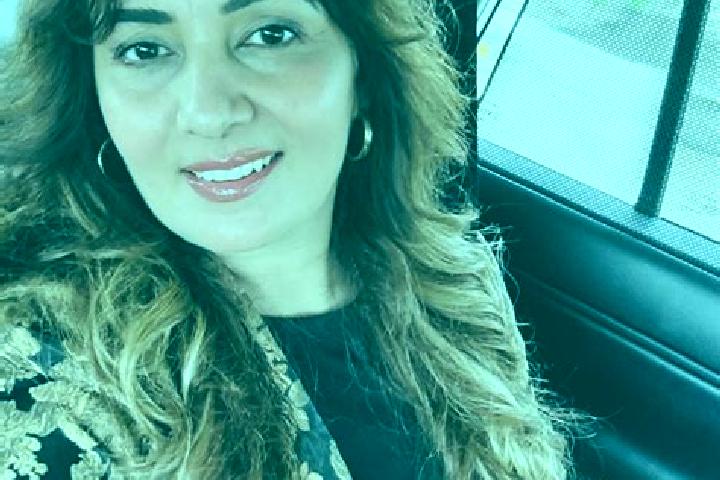Victoria, 38 — Escort in Najibabad, India
