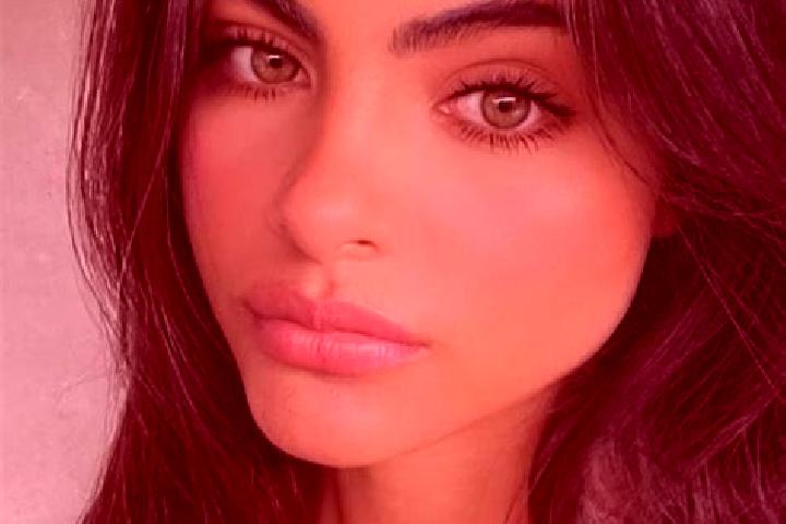 Victoria, 39, a brunette green-eyed latina companion based in Anlan. Offering 69, OWO, Erotic Massage, Domination. Available for incall and outcall, overnigh...
