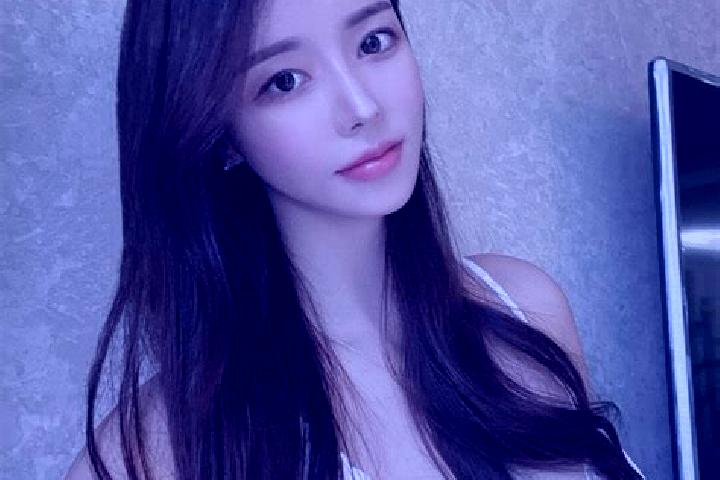 Victoria, 39 — Escort in Huangjindong, China