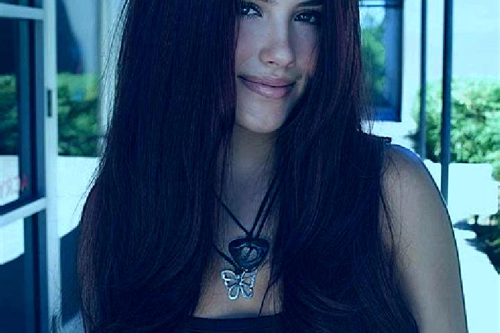 Violet, 20, a auburn dark-eyed mixed companion based in Piasco. Offering Travel Companion, Dinner Date, BDSM, Domination. Available for incall and outcall, o...