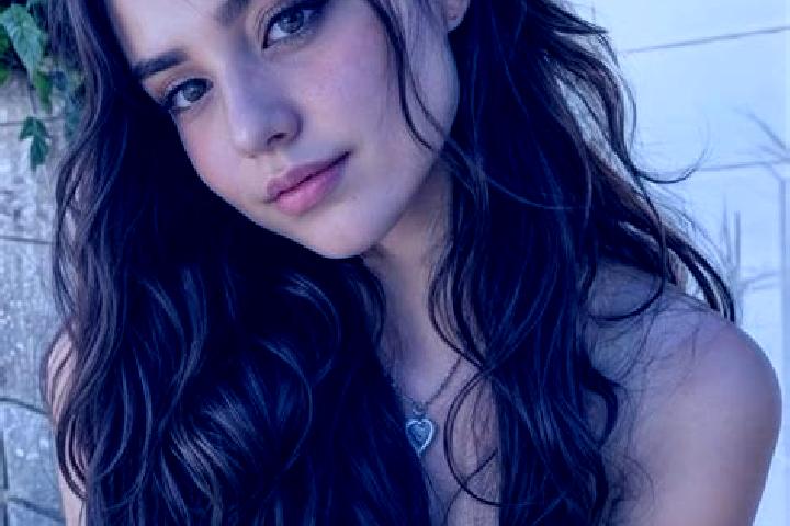 Violet, 20, a auburn hazel-eyed caribbean companion based in Gidi. Offering OWO, Girlfriend Experience, Prostate Massage, CIM. Available for incall and outca...